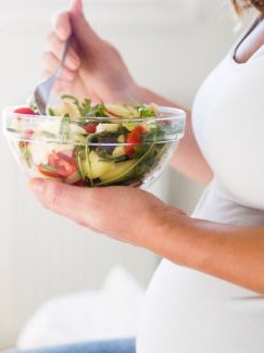 Fertiliteti femëror. Studimi analizon rolin e ushqyerjes